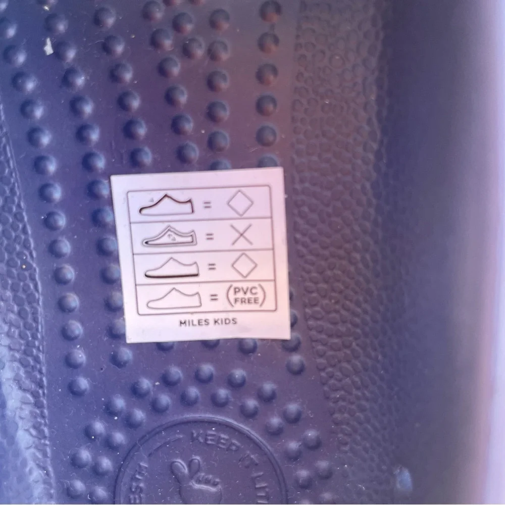 Native Kids Shoes in Navy Blue.